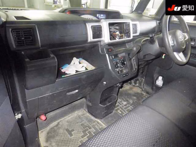 DAIHATSU WAKE