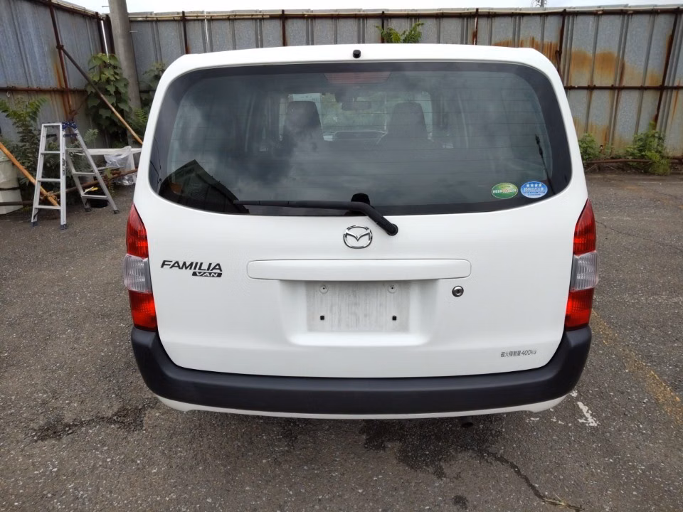 MAZDA FAMILIA
