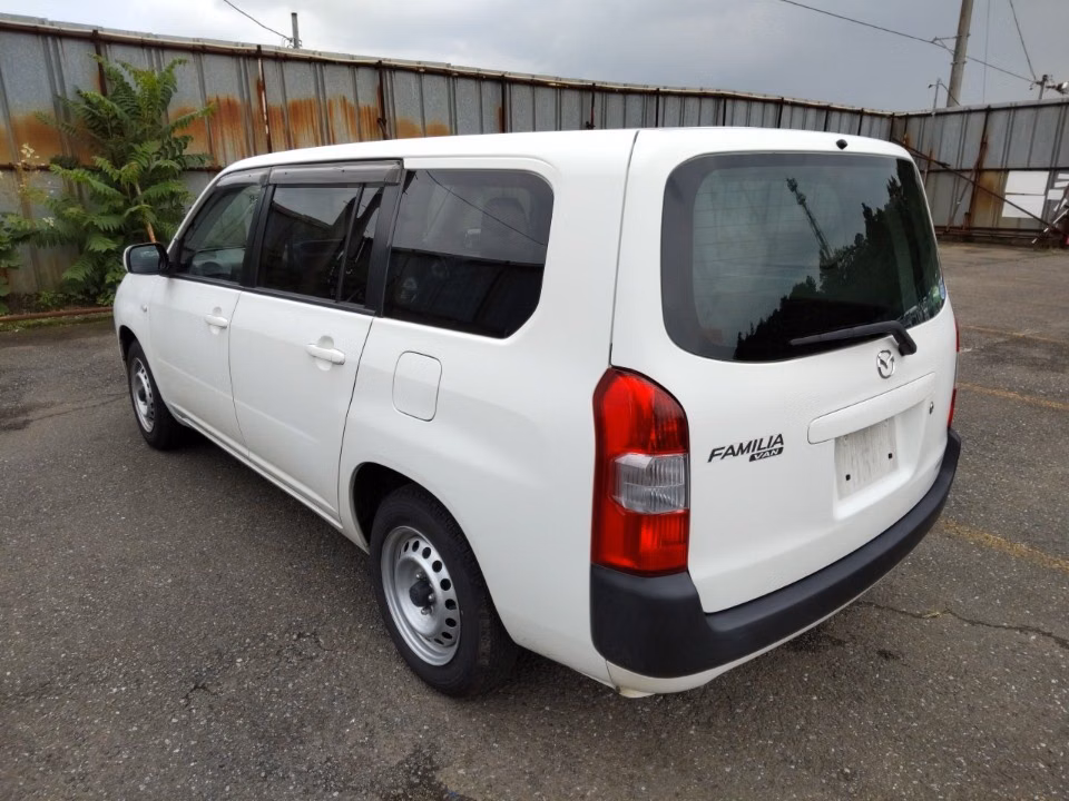 MAZDA FAMILIA