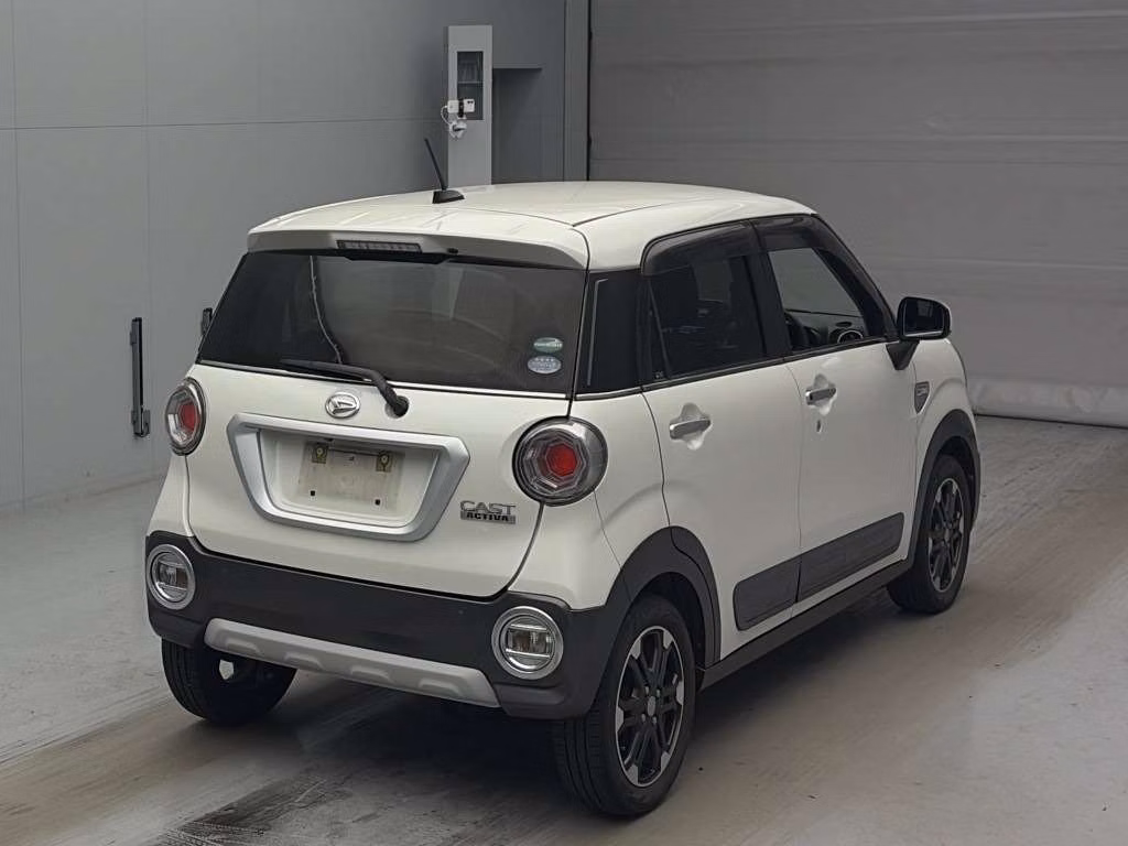 DAIHATSU CAST