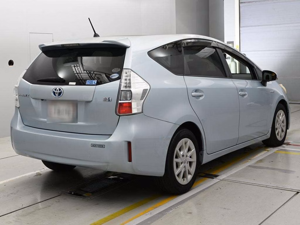 TOYOTA PRIUS ALPHA