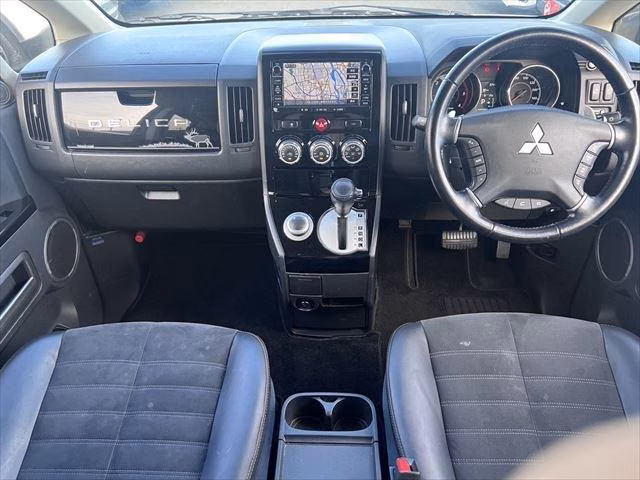 MITSUBISHI DELICA D:5
