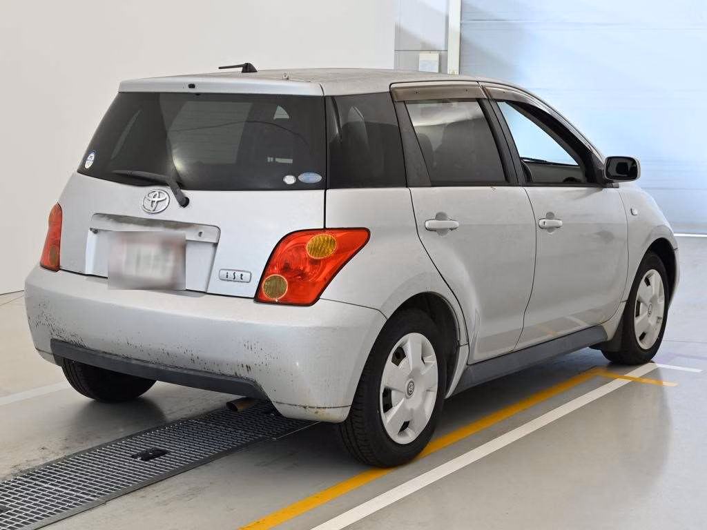 TOYOTA IST