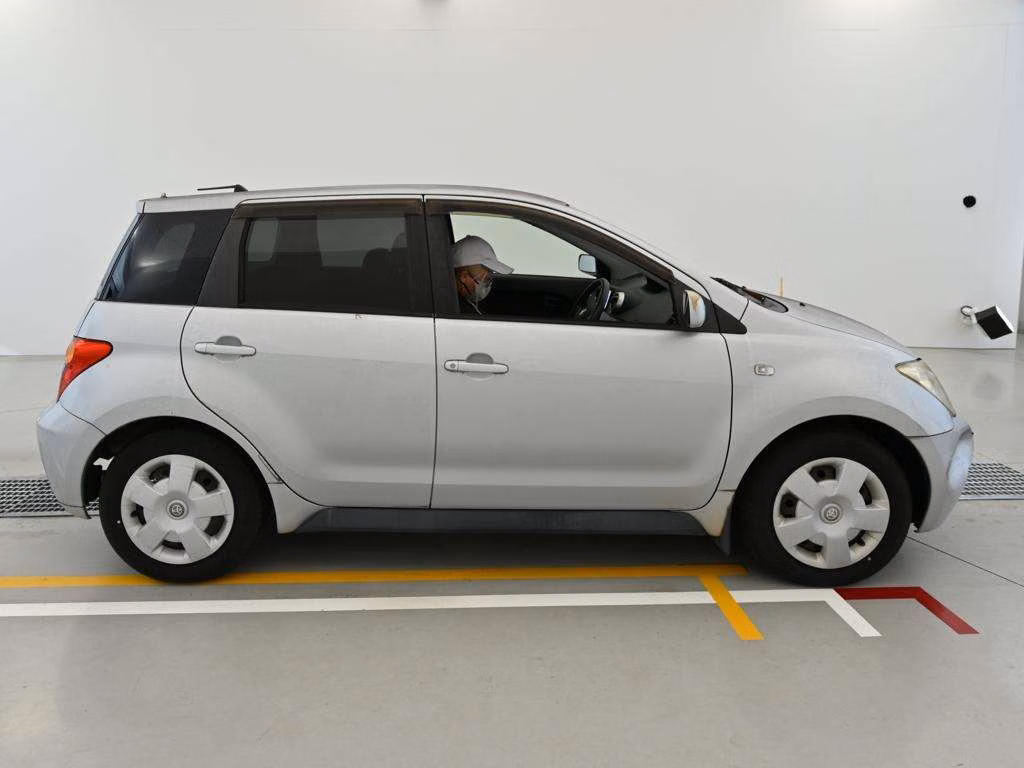 TOYOTA IST