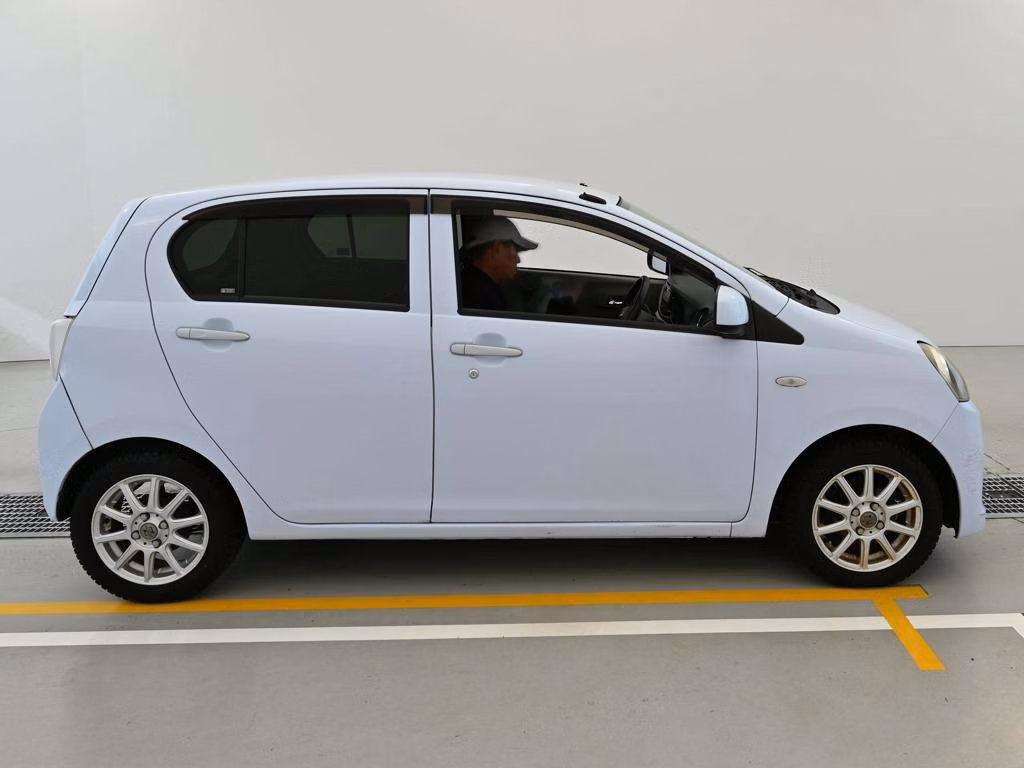 TOYOTA PIXIS EPOCH