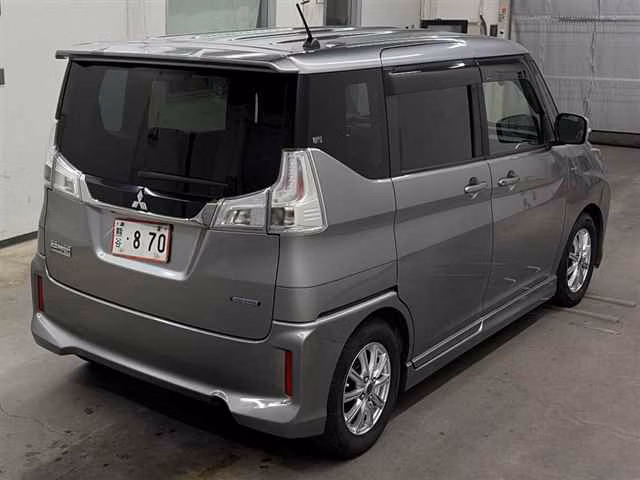 MITSUBISHI DELICA D:2