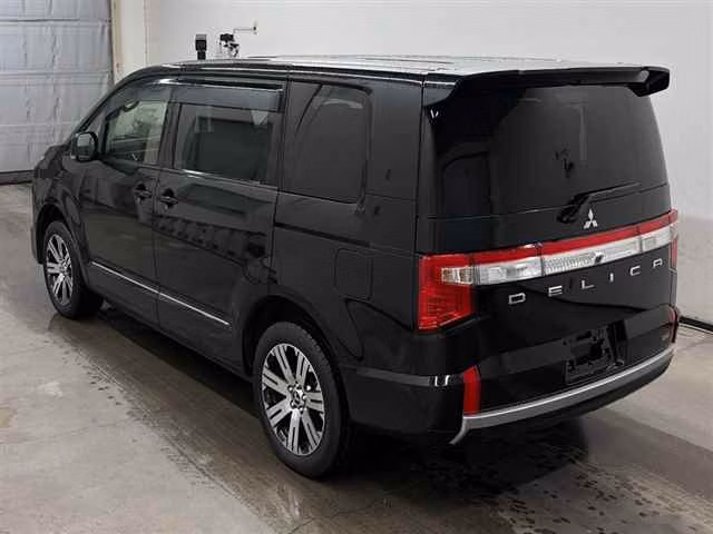 MITSUBISHI DELICA D:5