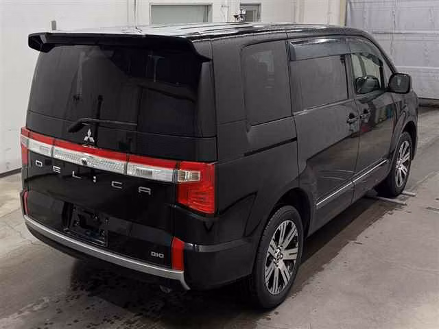 MITSUBISHI DELICA D:5