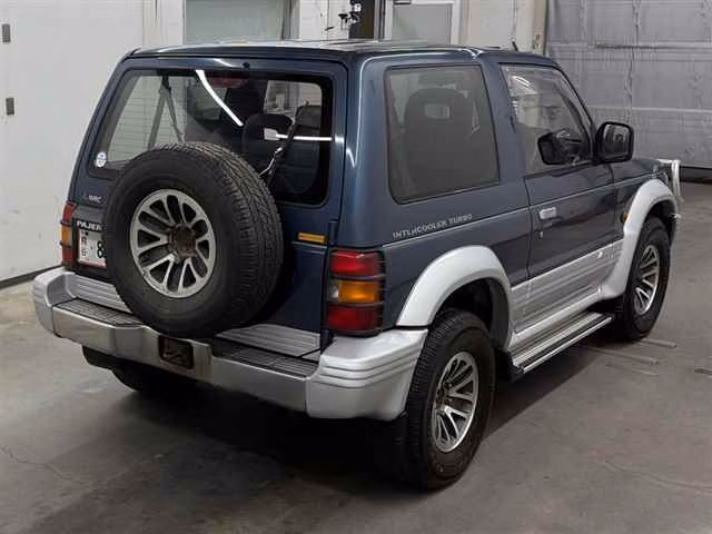 MITSUBISHI PAJERO