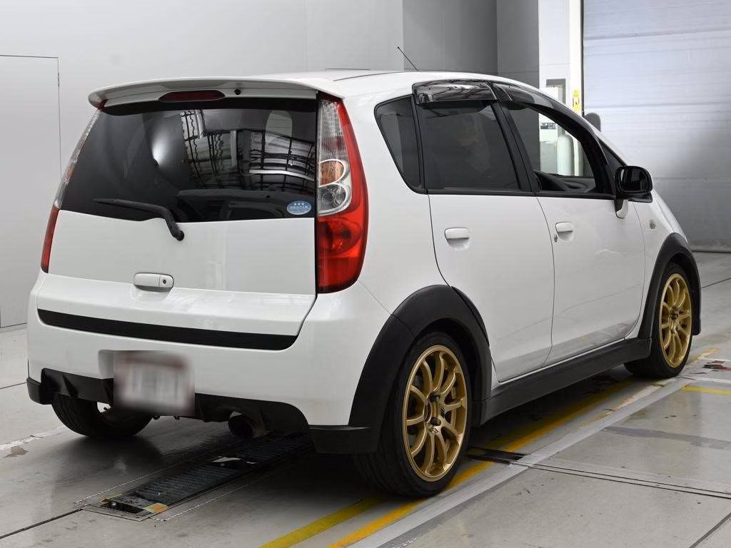 MITSUBISHI COLT