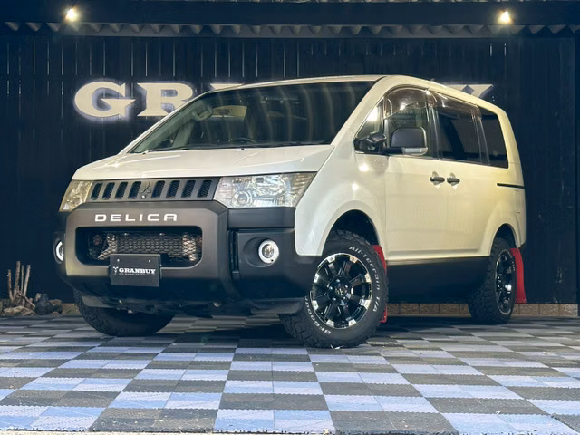 MITSUBISHI DELICA D:5