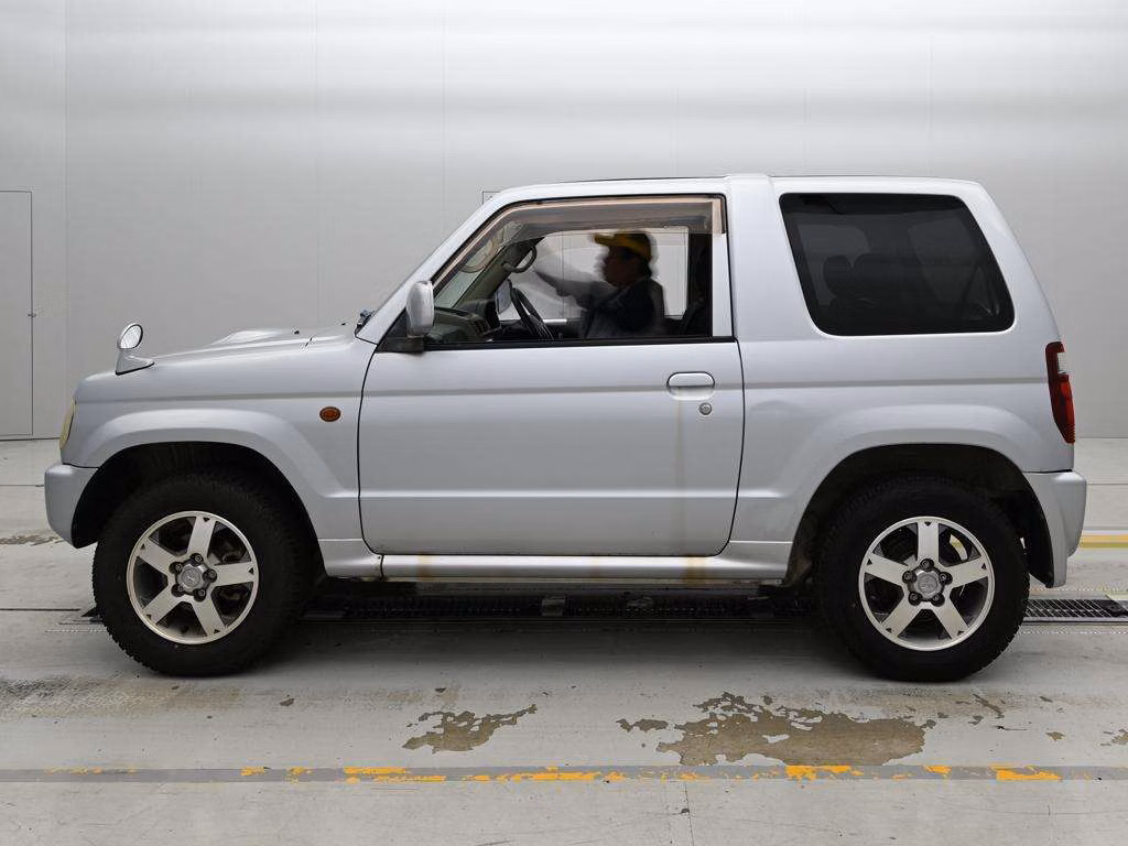 MITSUBISHI PAJERO MINI