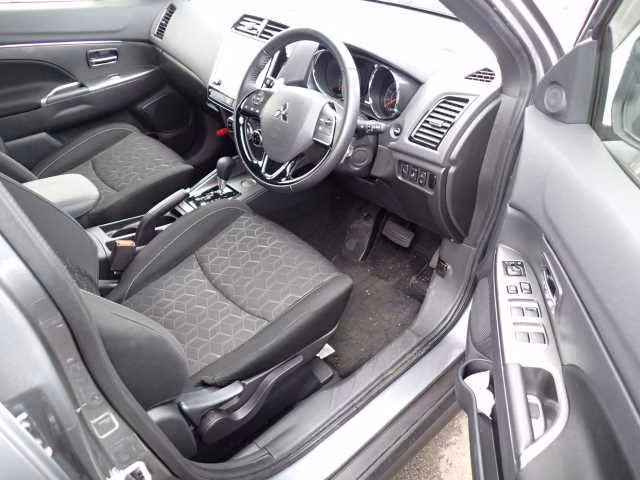 MITSUBISHI RVR