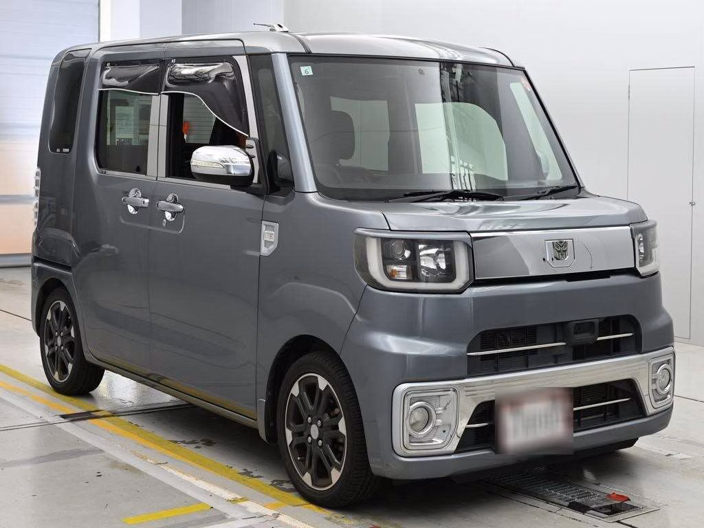 DAIHATSU WAKE
