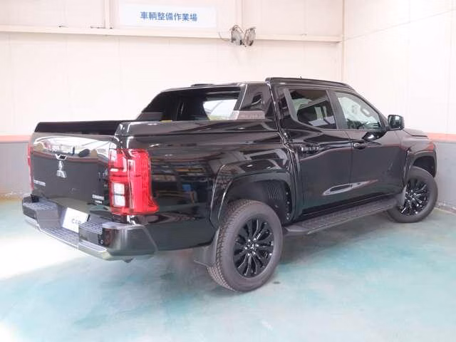MITSUBISHI TRITON