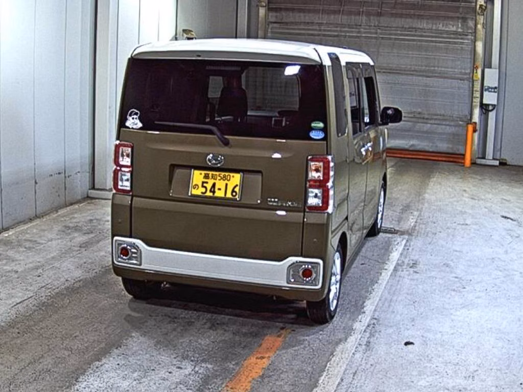 DAIHATSU WAKE