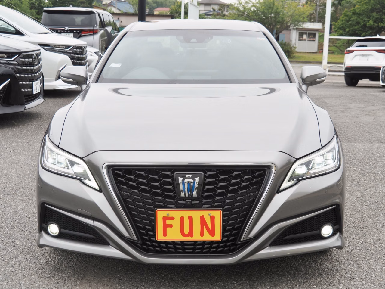 TOYOTA CROWN
