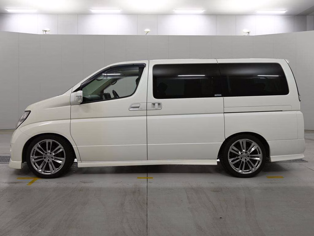 NISSAN ELGRAND