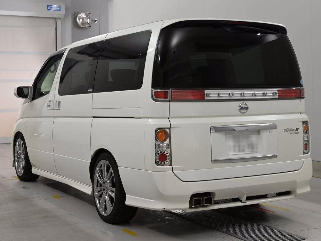 NISSAN ELGRAND