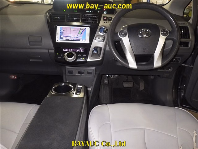 TOYOTA PRIUS ALPHA