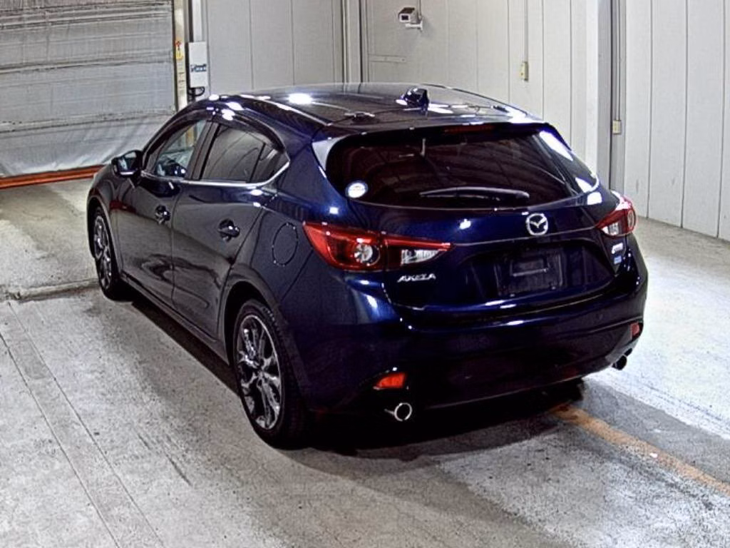 MAZDA AXELA