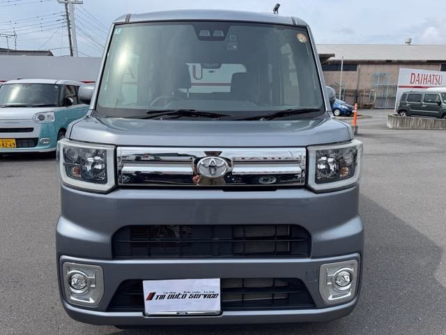 TOYOTA PIXIS MEGA