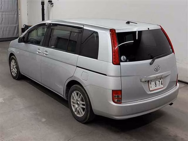 TOYOTA ISIS