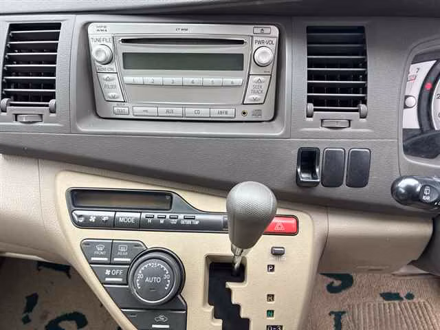 TOYOTA ISIS