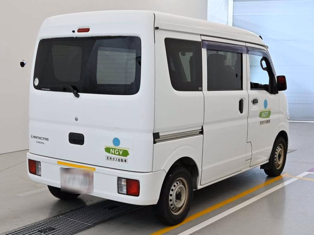 MITSUBISHI MINICAB