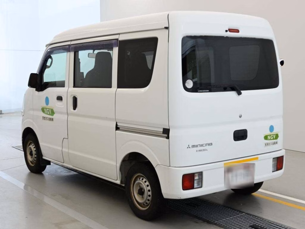MITSUBISHI MINICAB