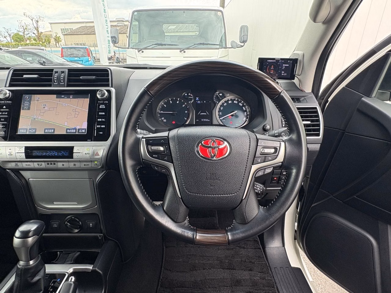 TOYOTA LAND CRUISER PRADO