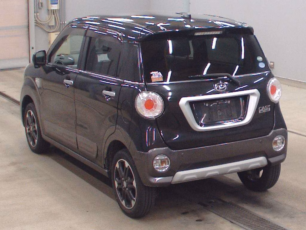 DAIHATSU CAST