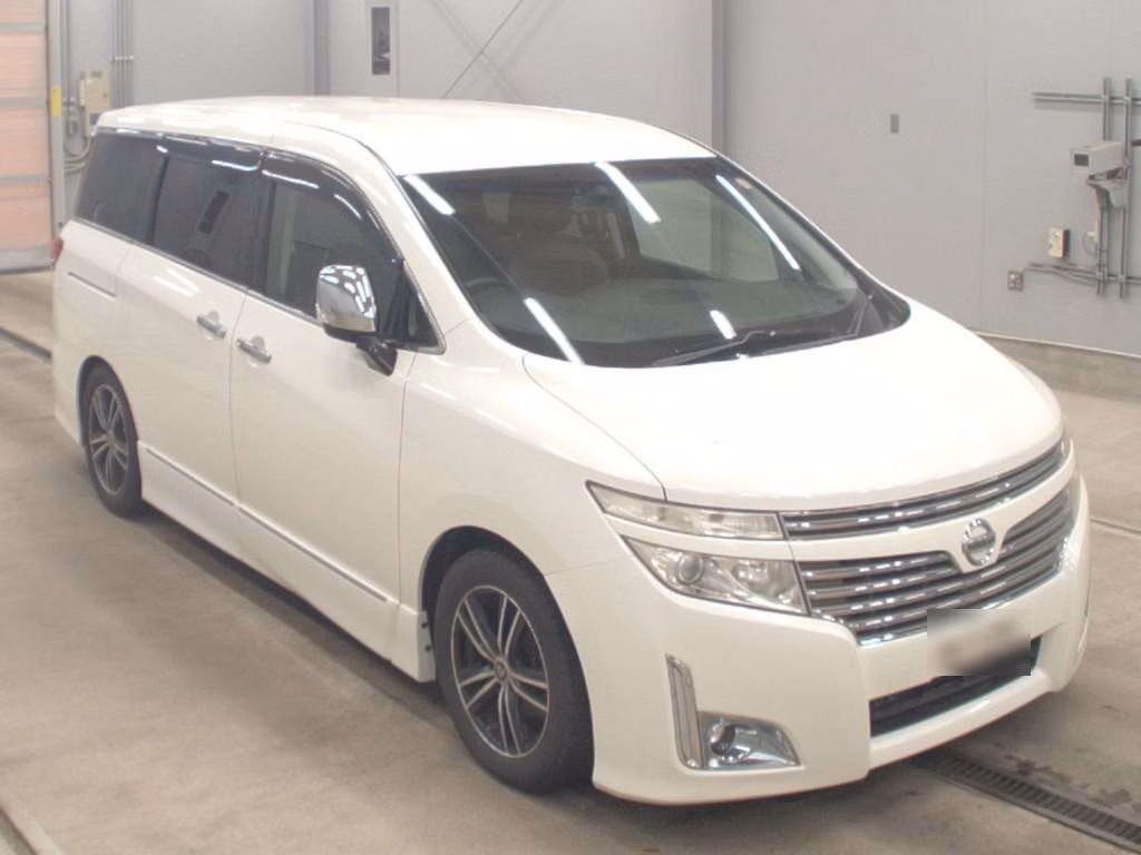 NISSAN ELGRAND