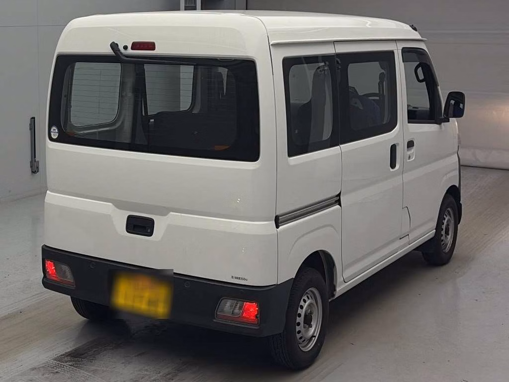 TOYOTA PIXIS VAN