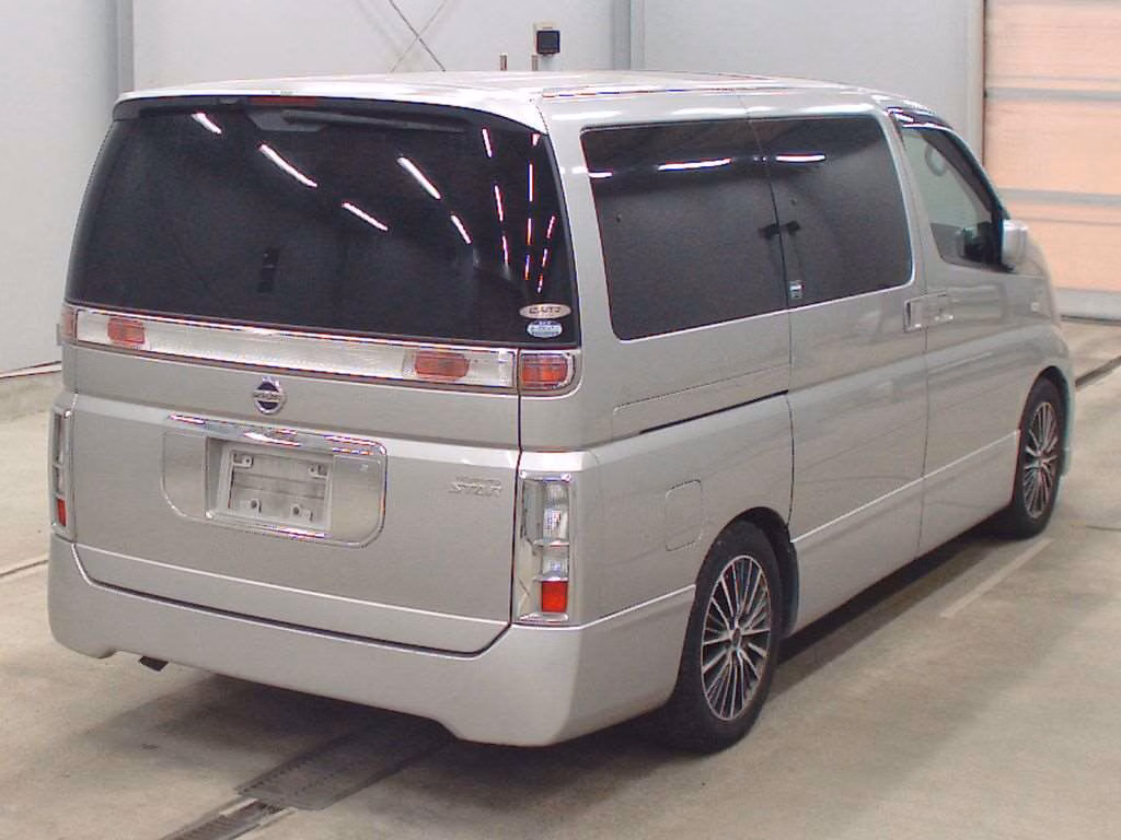 NISSAN ELGRAND