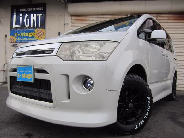 MITSUBISHI DELICA D:5