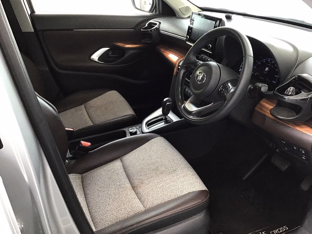 TOYOTA YARIS CROSS