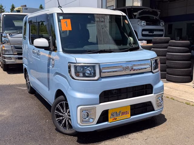 DAIHATSU WAKE