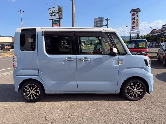 DAIHATSU WAKE