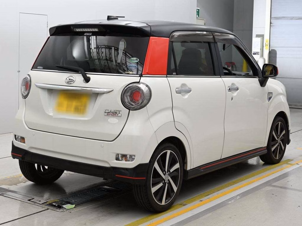 DAIHATSU CAST