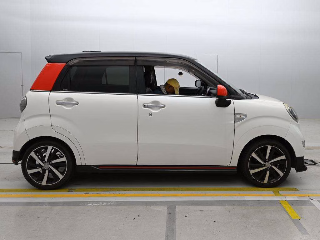 DAIHATSU CAST