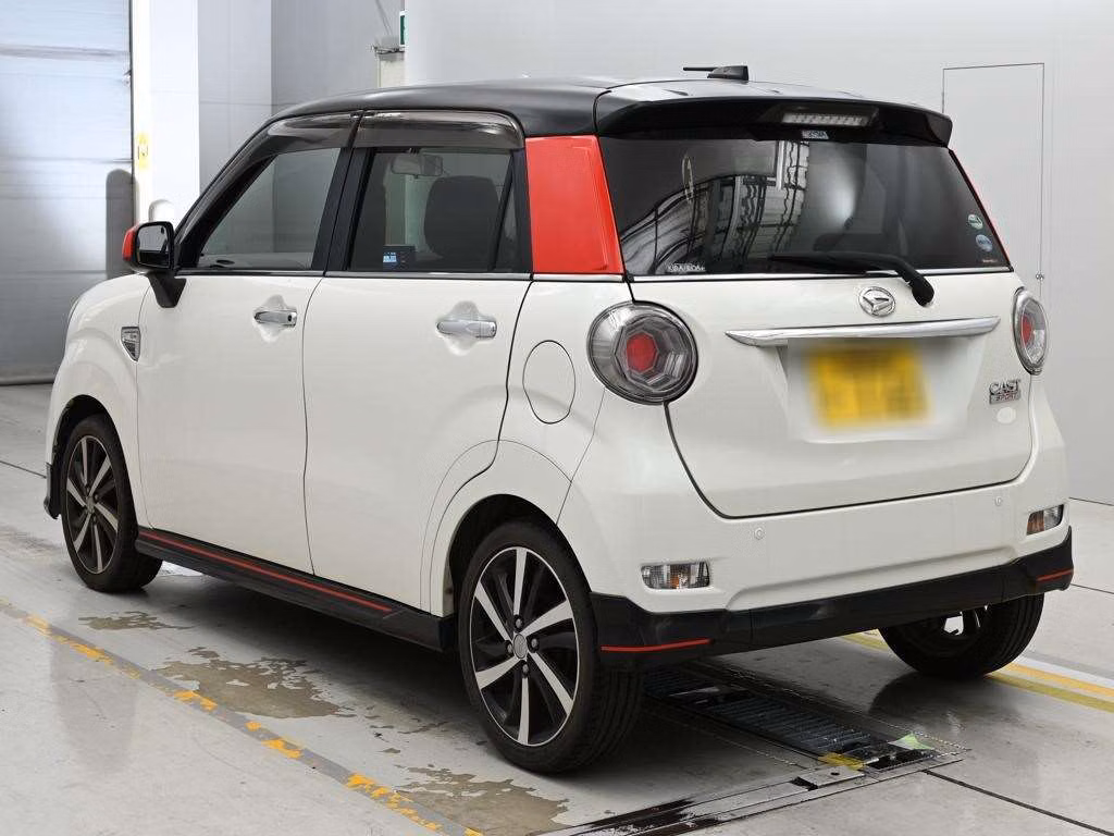 DAIHATSU CAST