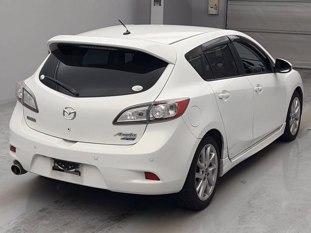 MAZDA AXELA