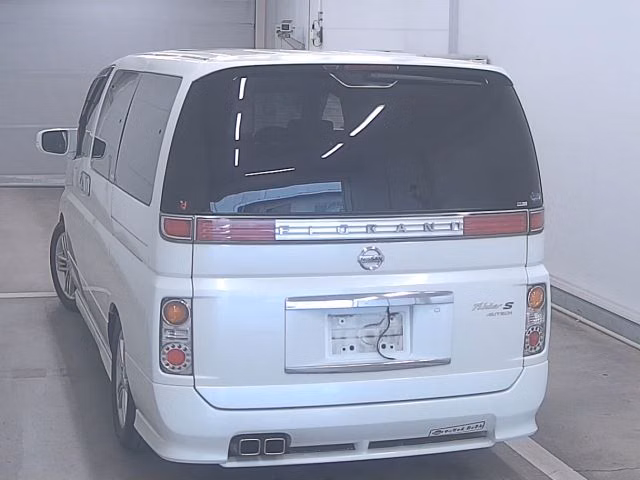 NISSAN ELGRAND