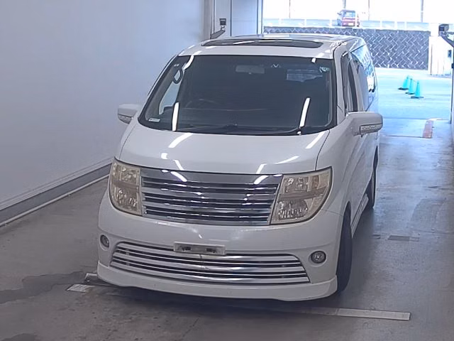 NISSAN ELGRAND