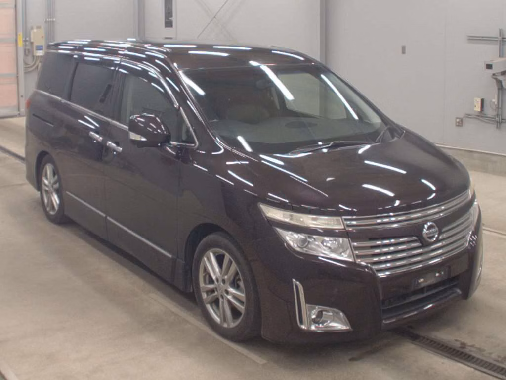 NISSAN ELGRAND
