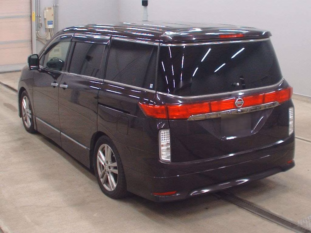 NISSAN ELGRAND