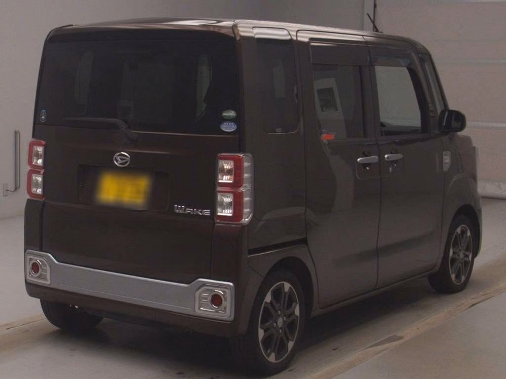 DAIHATSU WAKE