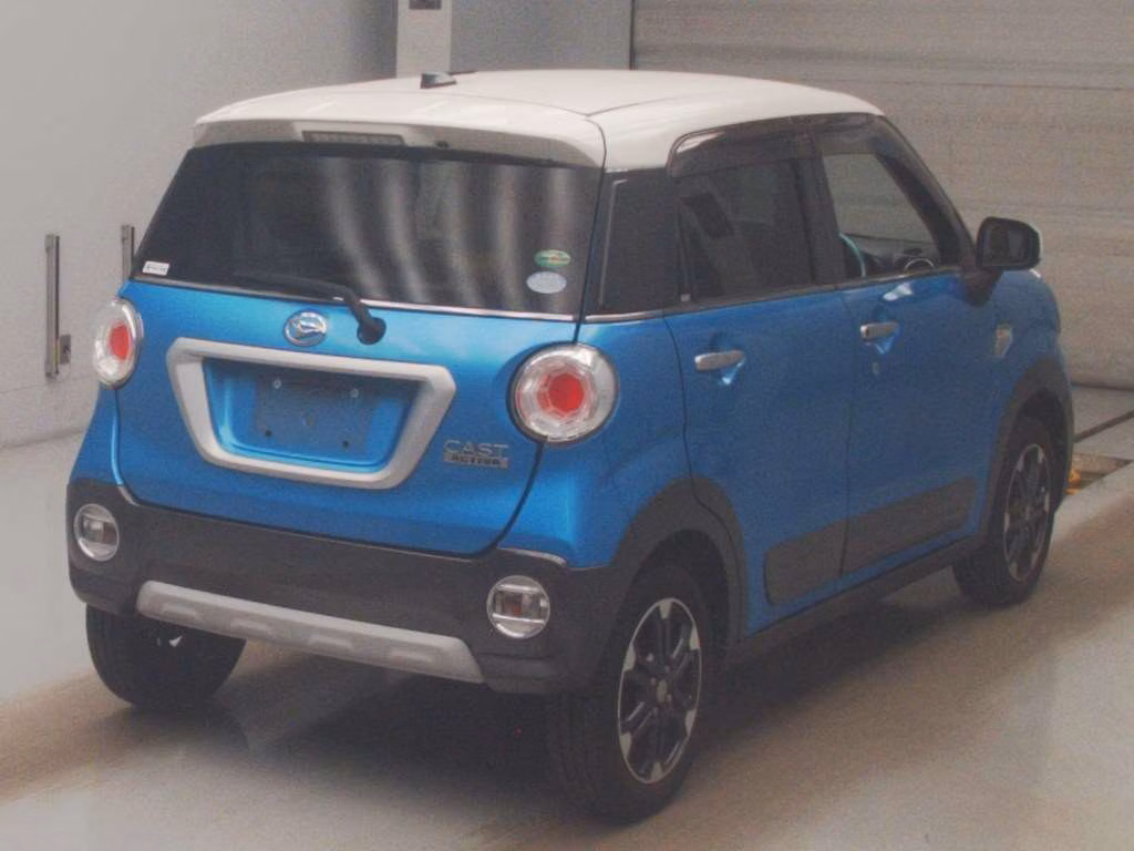 DAIHATSU CAST