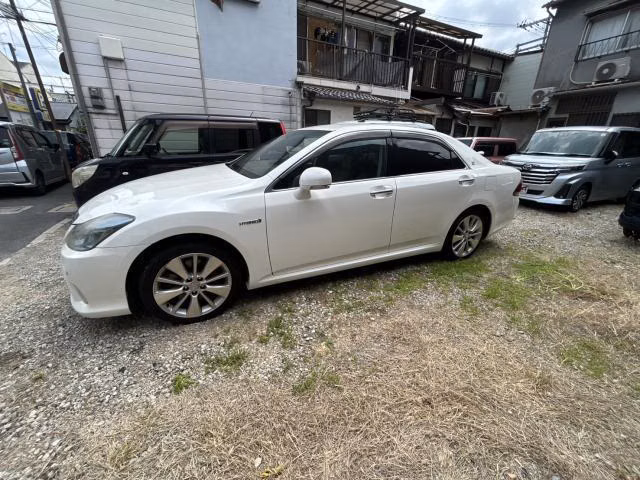TOYOTA CROWN